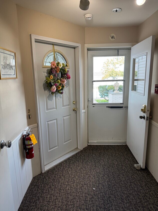 Foto principal - 1300 S Lakeshore Dr