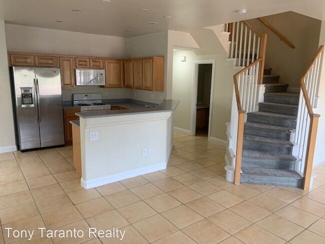 Building Photo - 3 br, 3 bath House - 9132 Bushy Tail Ave U...