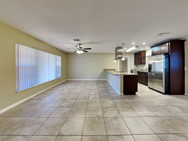 Building Photo - 508 Greenbay Ave