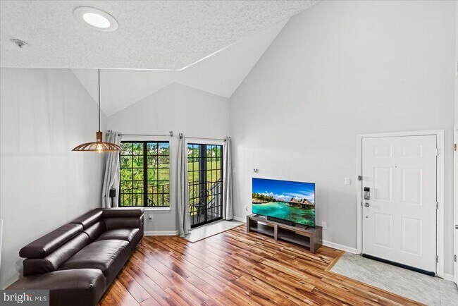 Foto del edificio - 6000 Mersey Oaks Way