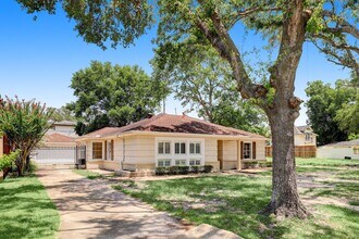 Building Photo - 5642 Wickersham Ln