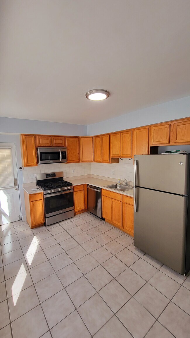 Building Photo - 4155 Ridge Ave