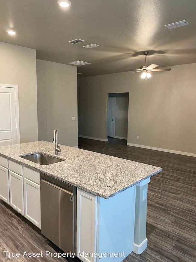 Foto del edificio - 3 br, 2 bath House - 2007 136th St