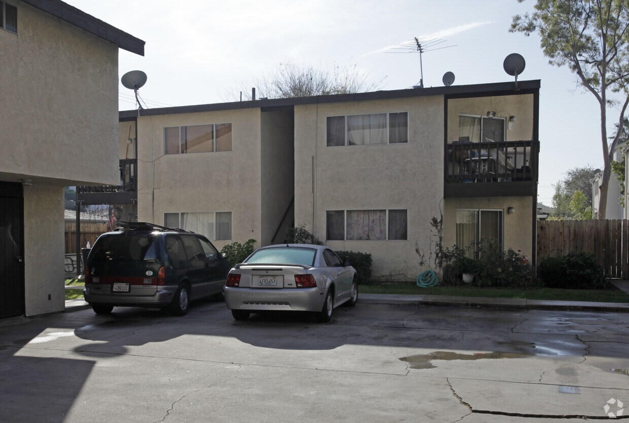 Building Photo - 333 Avocado St