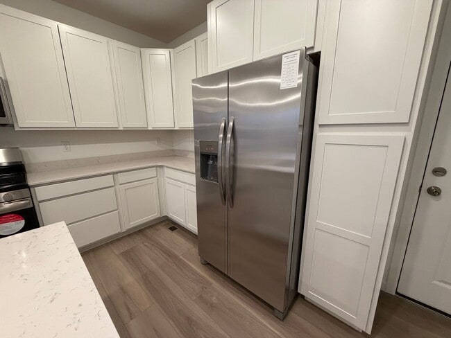 Foto del edificio - Nothing Beats New!