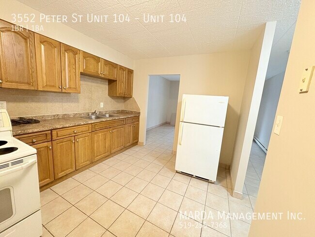 Building Photo - COZY 1 BED/1 BATH MAIN FLOOR APT - WEST END - ALL INCLUSIVE!!!