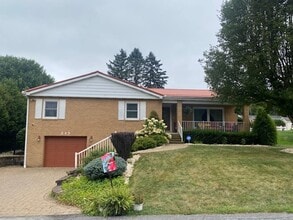 Building Photo - 213 Sunapee Dr