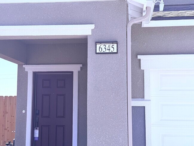 Foto del edificio - 6345 W Hadley Ave