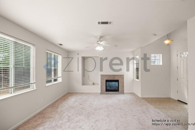 Building Photo - 169 Maidenhair St
