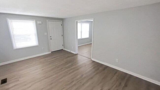 Building Photo - 949 S Harris Ave