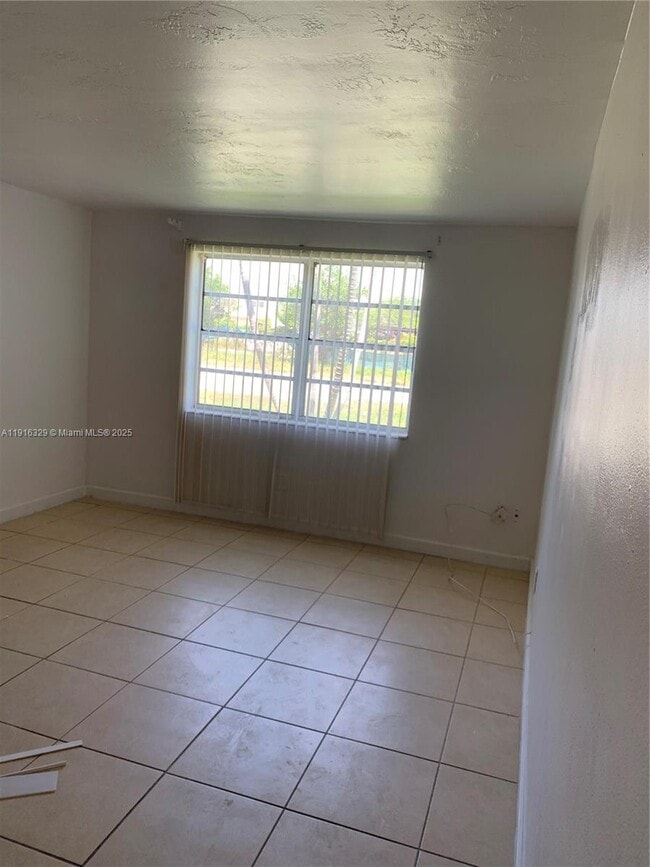 Foto del edificio - 1370 NE 119th St