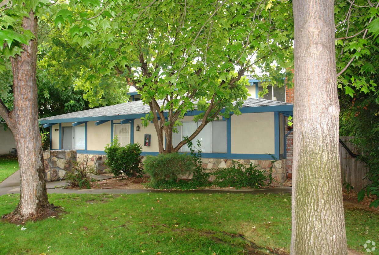 Foto del edificio - 765 Carro Dr