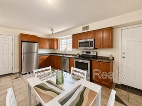 Building Photo - 578 B Cadder Ave