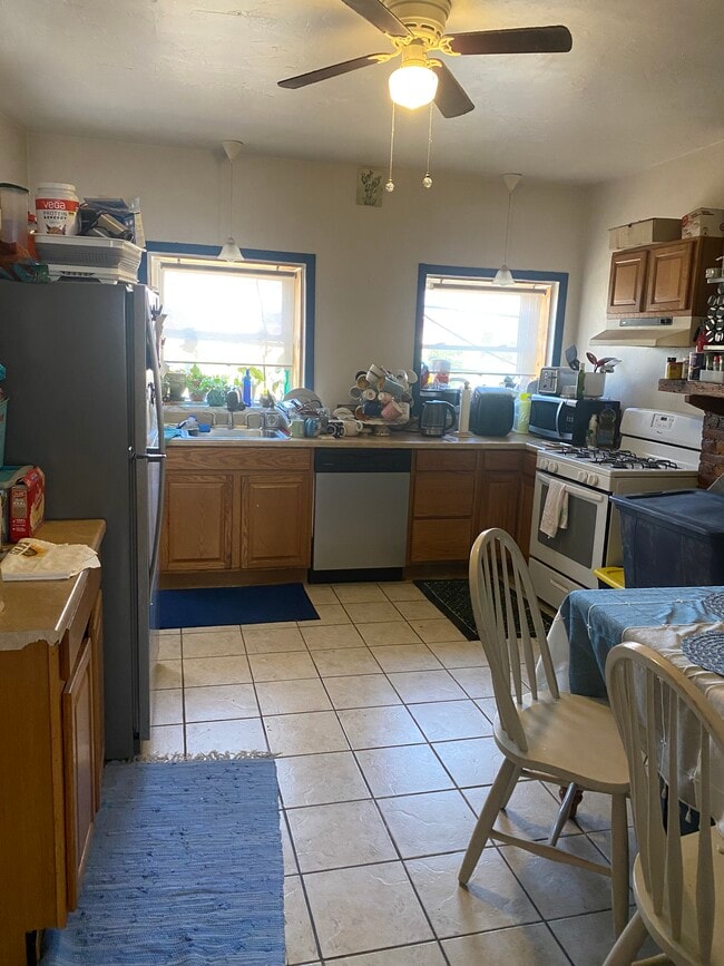 Building Photo - 35 Miltenberger St