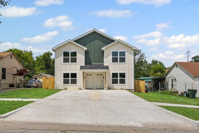 Foto del edificio - Legacy Homes – Brand New Texas Townhome for Rent!
