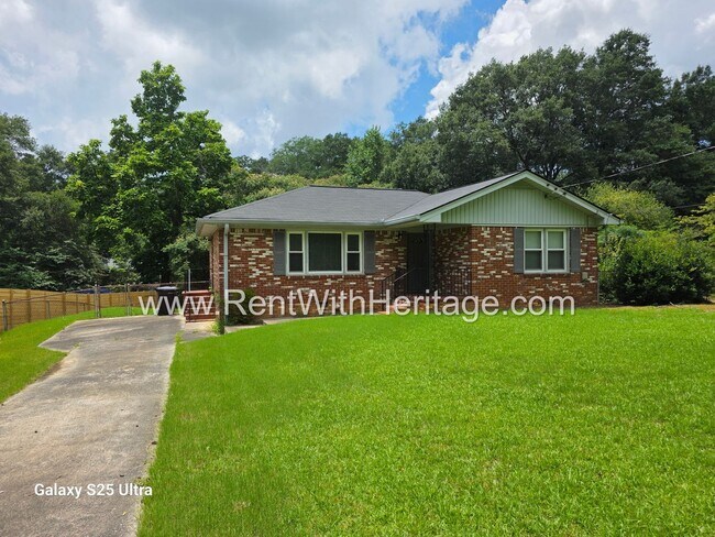 Building Photo - WOW!!! GORGEOUS RANCH WITH MANY UPGRADES / GREAT LOCATION/ PRIVATE YARD