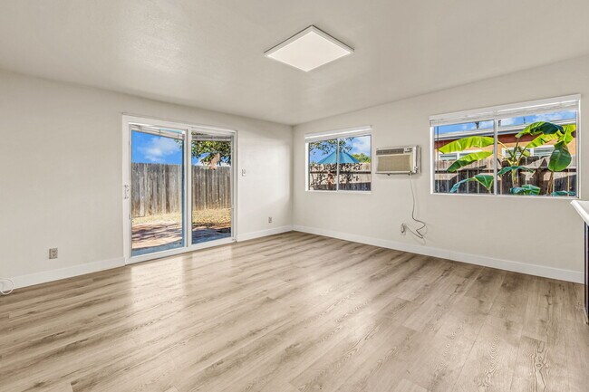 Foto del edificio - 10420 Greenford Dr