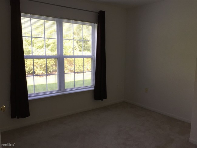 Building Photo - 3 br, 2 bath Condo - 2830 S Knightsbridge Cir