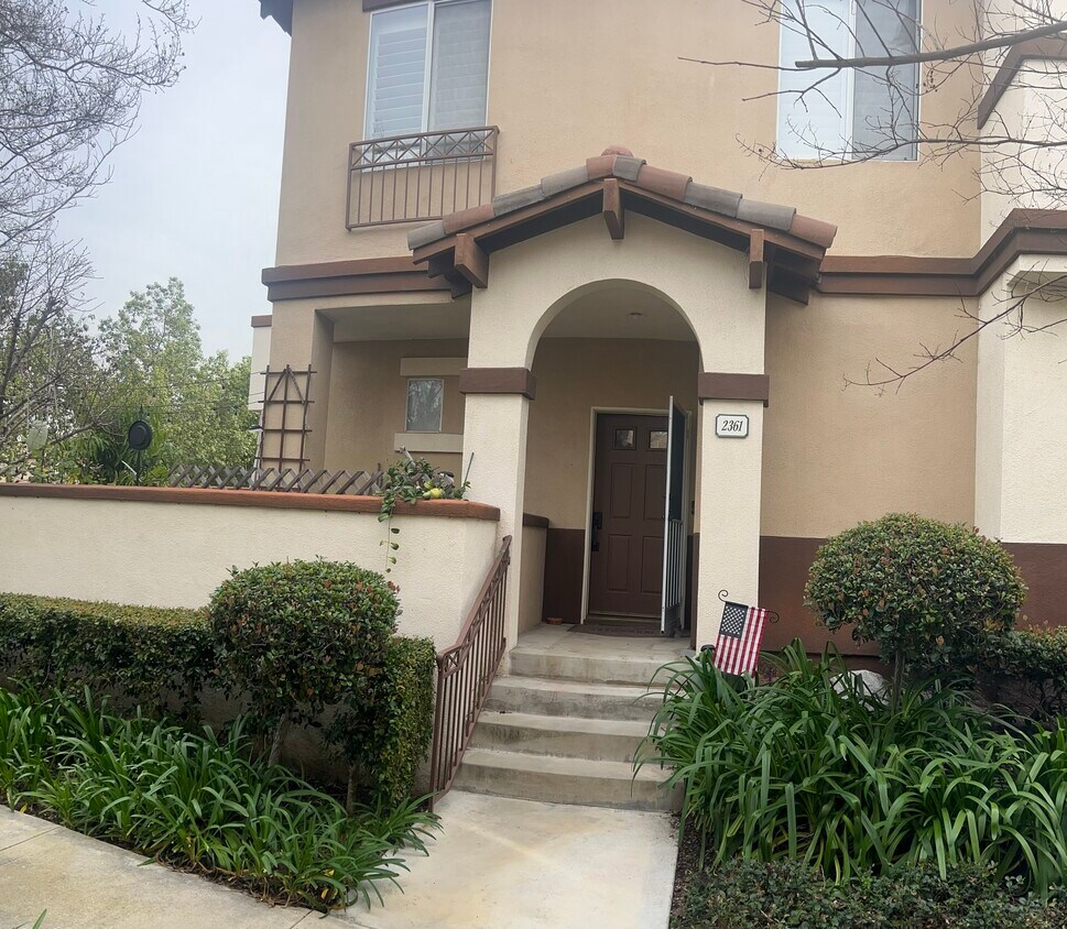 2361 Sunningdale Dr Unit .., Tustin, CA 92782 Condo for Rent in