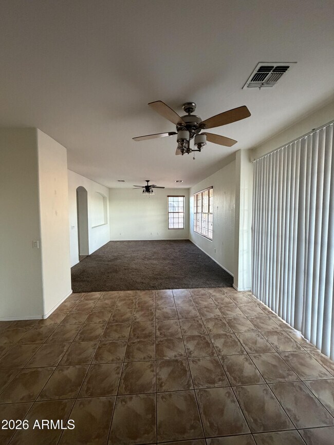 Foto del edificio - 15947 W Pima St