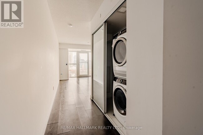 Photo du bâtiment - 219 Dundas St E