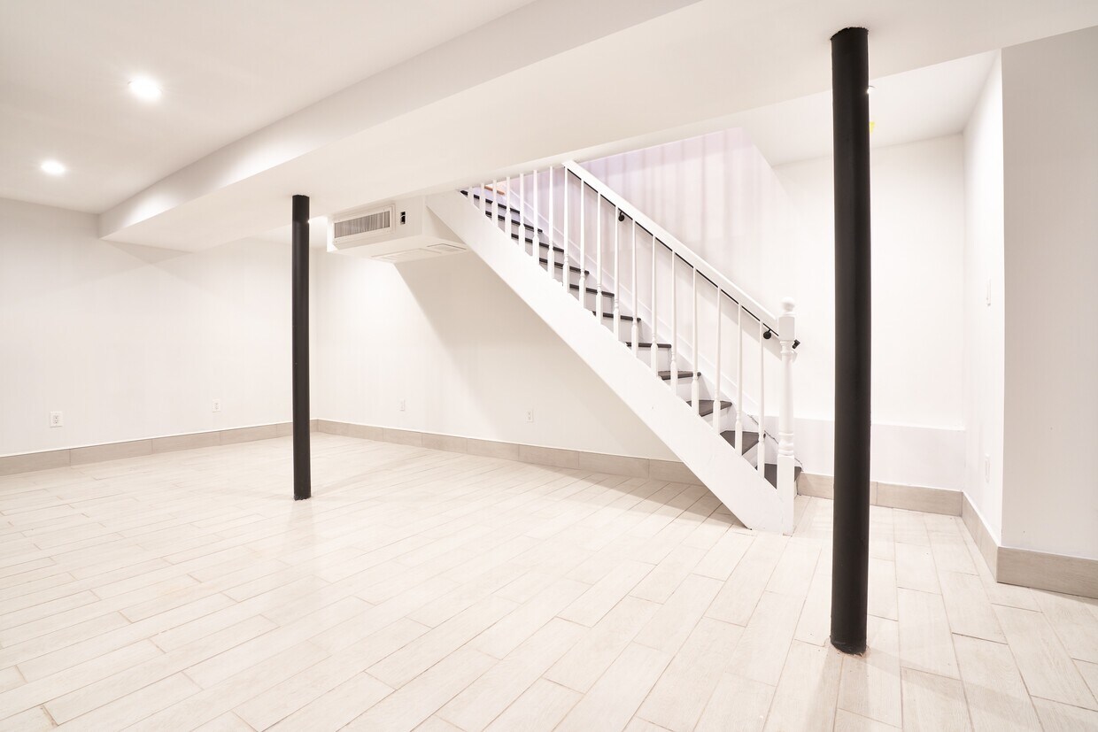 Gowanus Duplex Townhome Rentals in Brooklyn NY