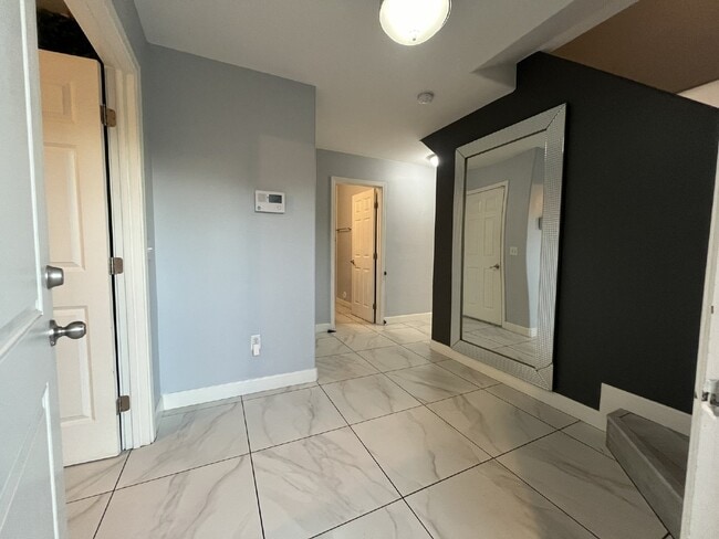 Photo - "Charming 4-Bed Oasis with Granite Touch & a Beautiful Pool" Apartment