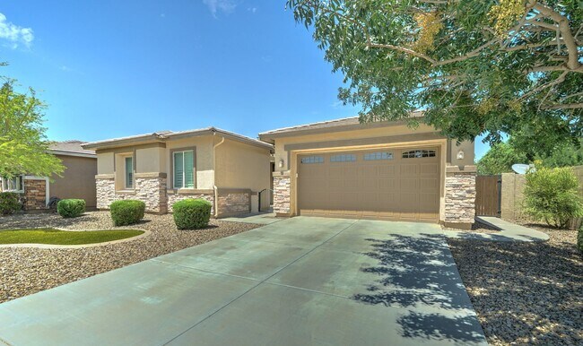 Foto del edificio - AVAILABLE NOW!!!