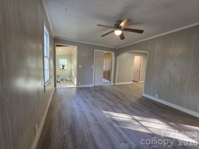 Building Photo - 4723 Linden St