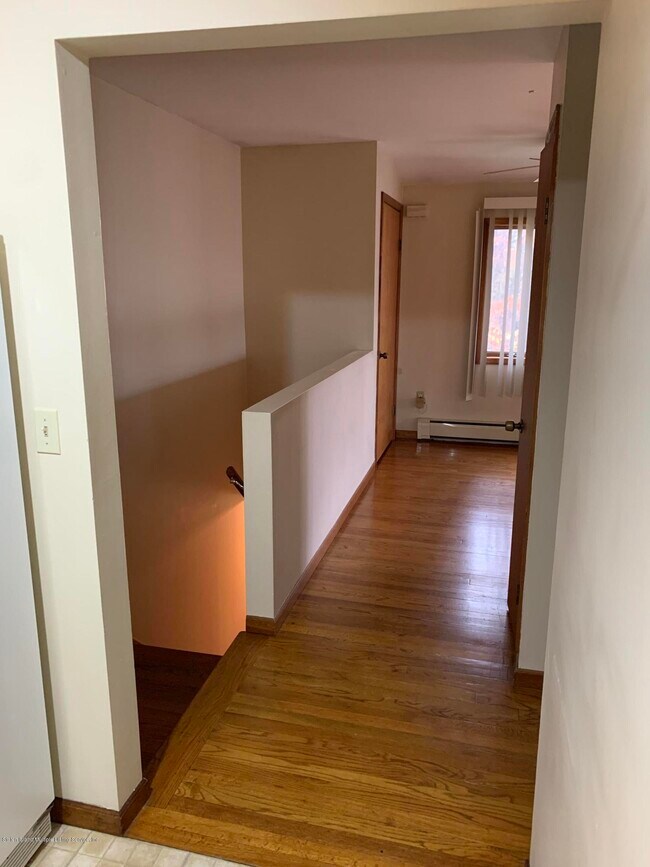 33 Ramona Ave, Staten Island, NY 10312 Room for Rent in Staten Island
