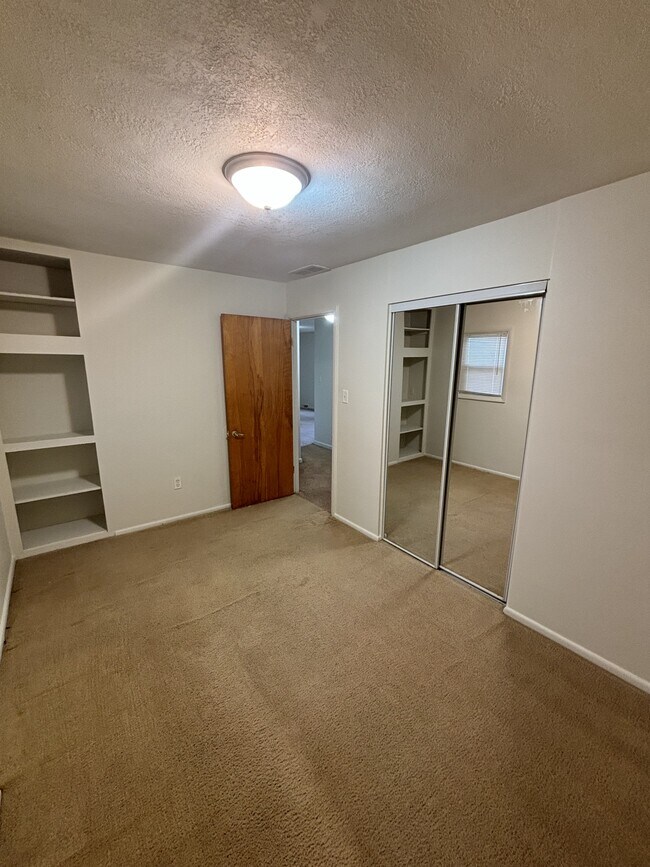 Building Photo - 16 Salem Rd