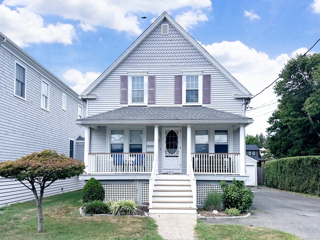 Building Photo - 66 Veres St