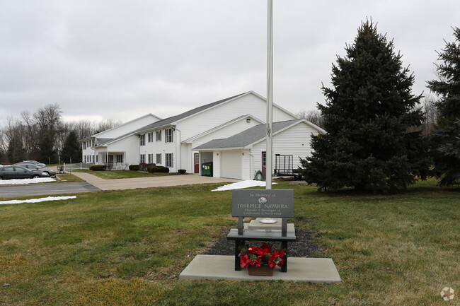 Building Photo - Creekwood Apartments