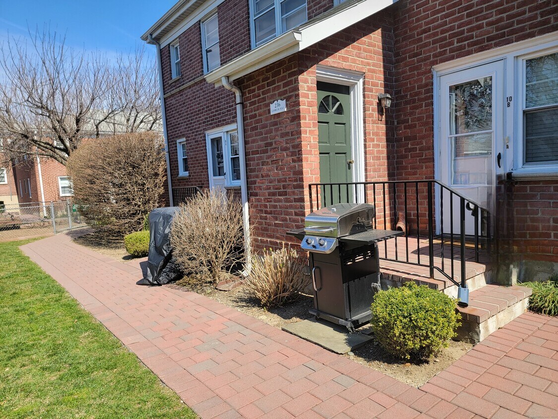 236 Glenbrook Rd Unit APT 10D, Stamford, CT 06906 Condo for Rent in