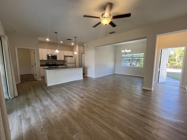 Building Photo - 3602 Waffle Terrace