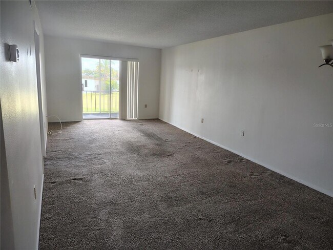 Foto del edificio - 3737 Lake Bayshore Dr