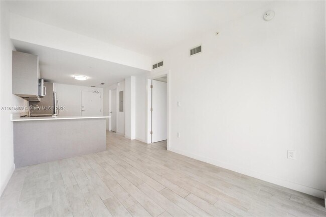Foto del edificio - 321 NE 26th St