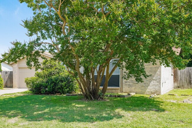 Foto del edificio - 618 Thornwood Trail