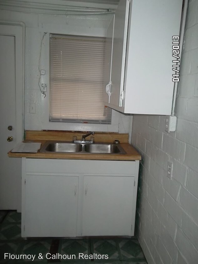 Building Photo - 1805 Nina St