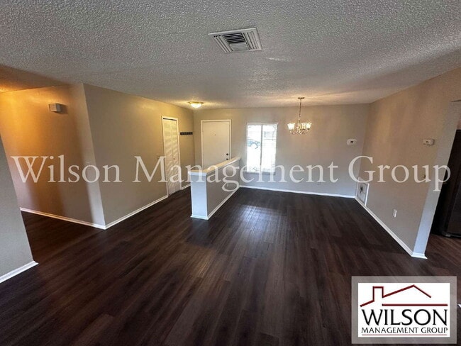 Building Photo - 321 Redwing Way