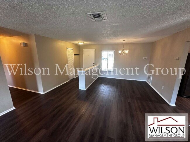 Foto del edificio - 321 Redwing Way