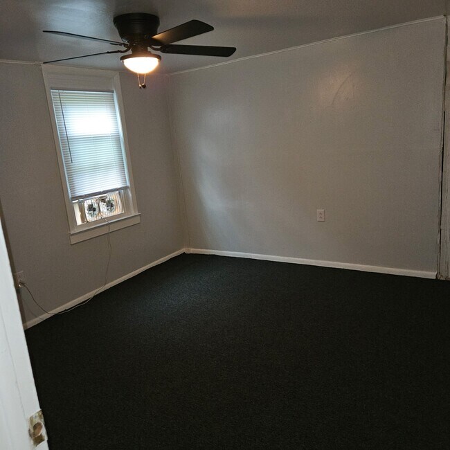 Dormitorio grande - 976 NY-22B
