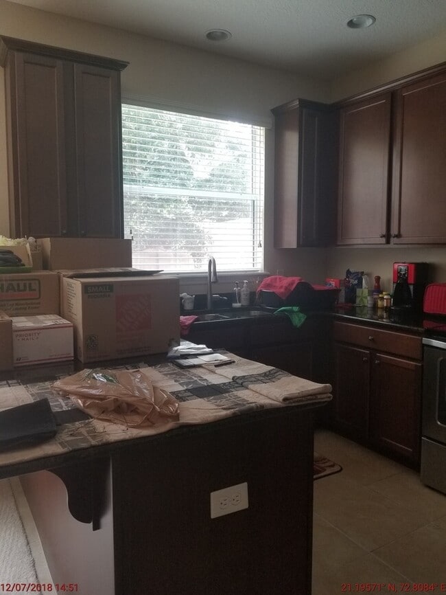 Building Photo - Beautiful 3 bedrooms 2.5 baths townhouse w...