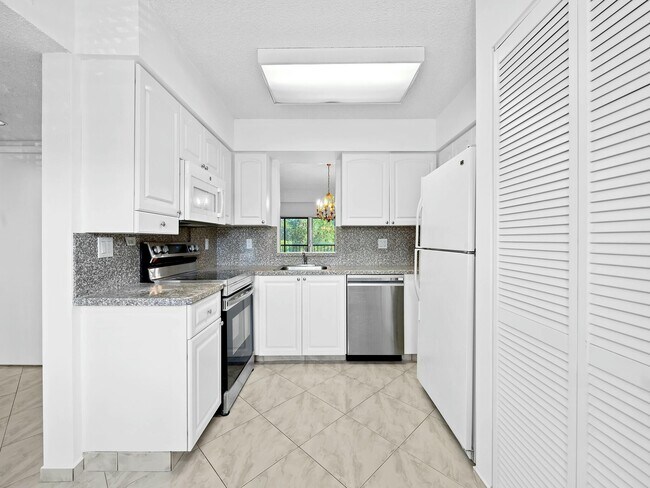 Foto del edificio - 7321 Amberly Ln