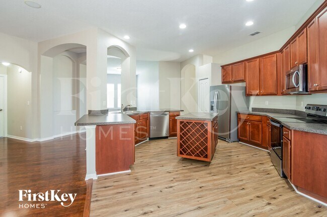 Foto del edificio - 581 Longmill Ln