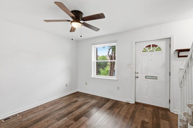 Foto del edificio - Cozy 2 Bedroom House Available Now!
