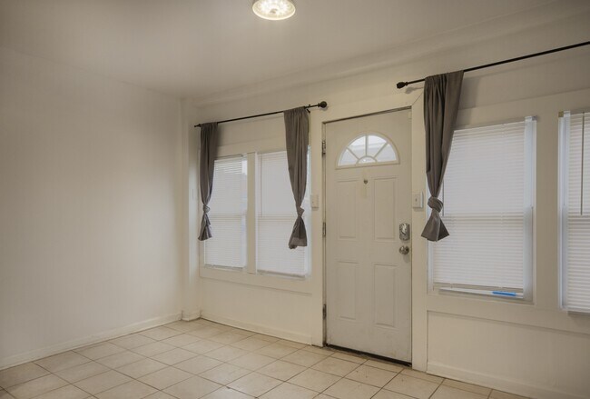 Foto del edificio - 5607 Springfield Ave