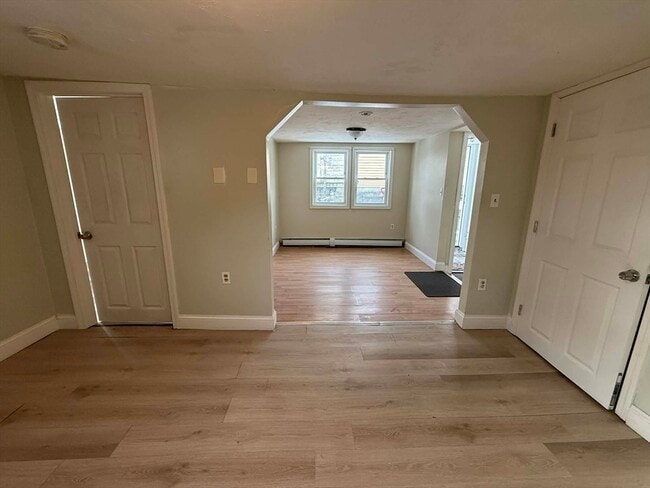 Building Photo - 102-104 Cherry St