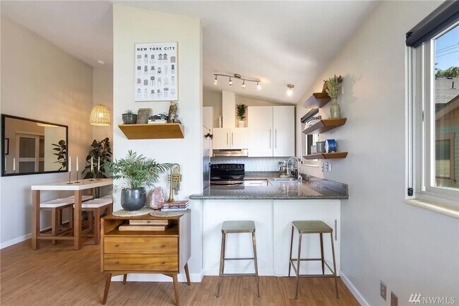 Building Photo - Seattle, WA 98107