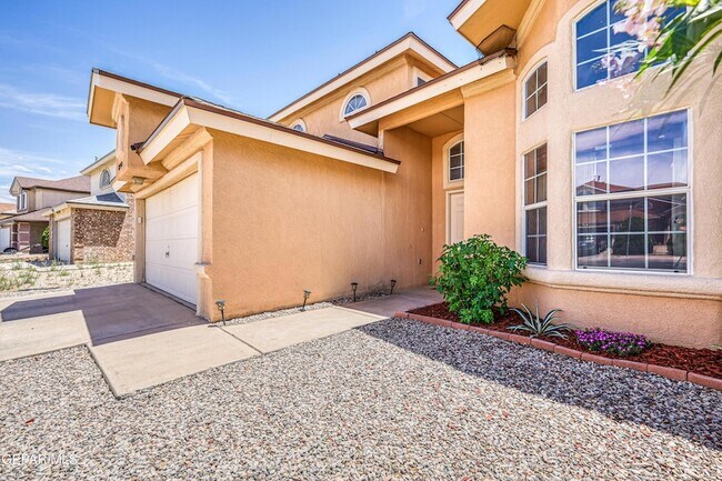 Building Photo - 12748 Tierra Pueblo Dr